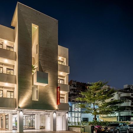 Si Hotel Тайджун Екстериор снимка