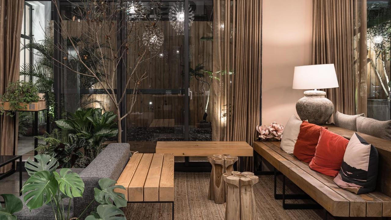 Si Hotel Тайджун Екстериор снимка