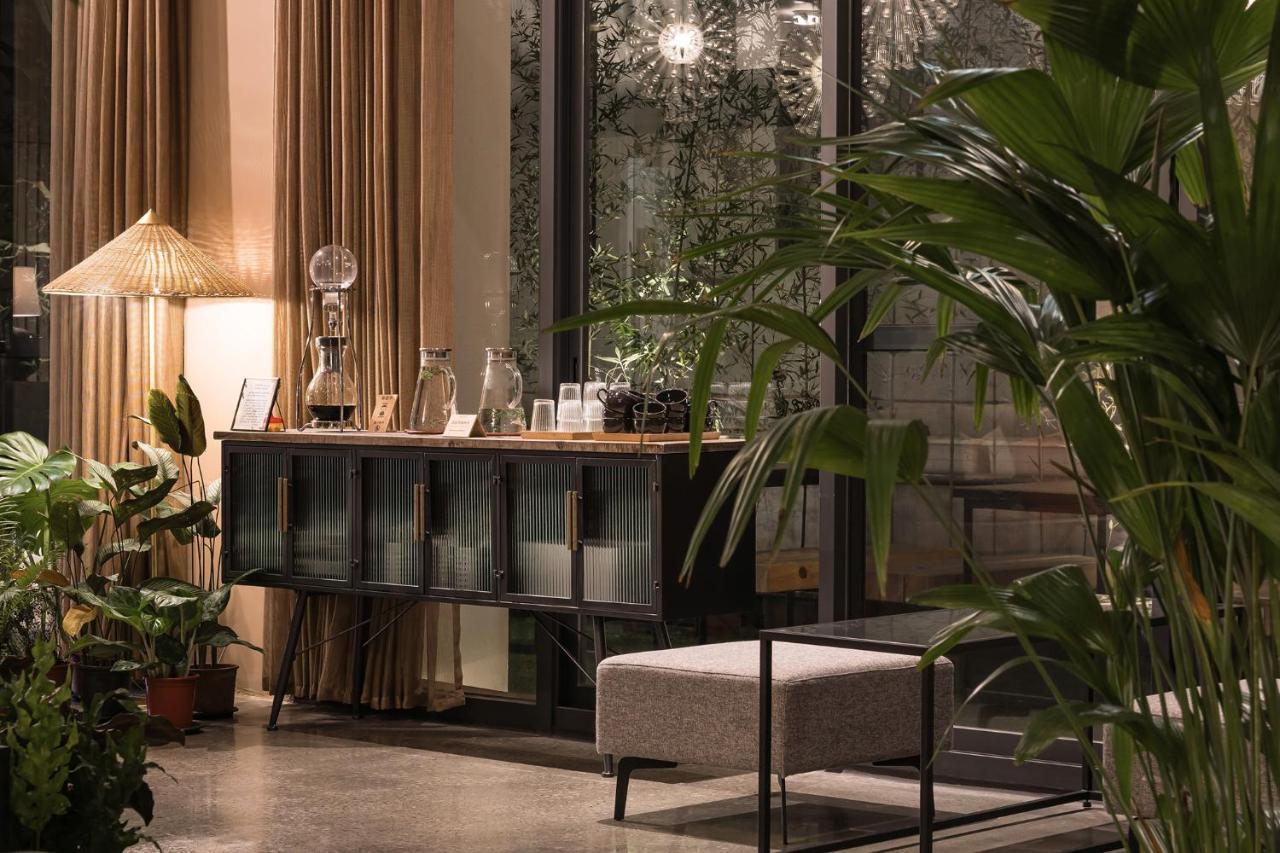 Si Hotel Тайджун Екстериор снимка