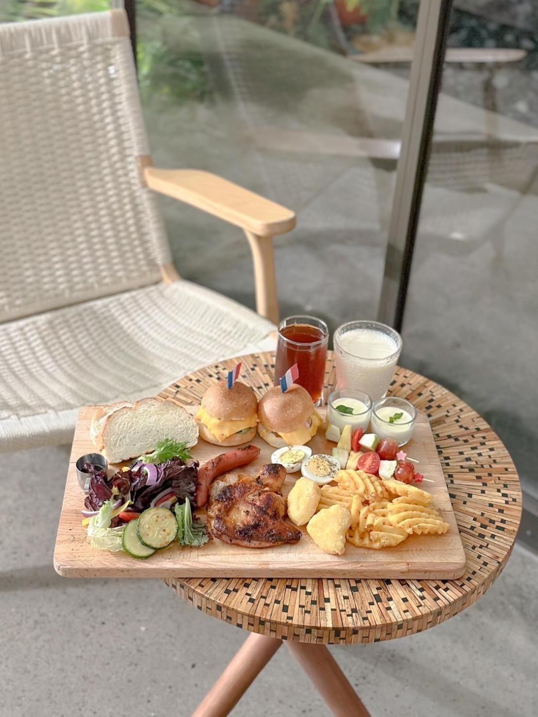 Si Hotel Тайджун Екстериор снимка
