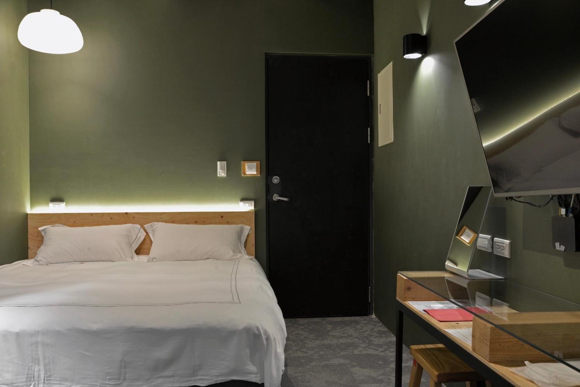 Si Hotel Тайджун Екстериор снимка
