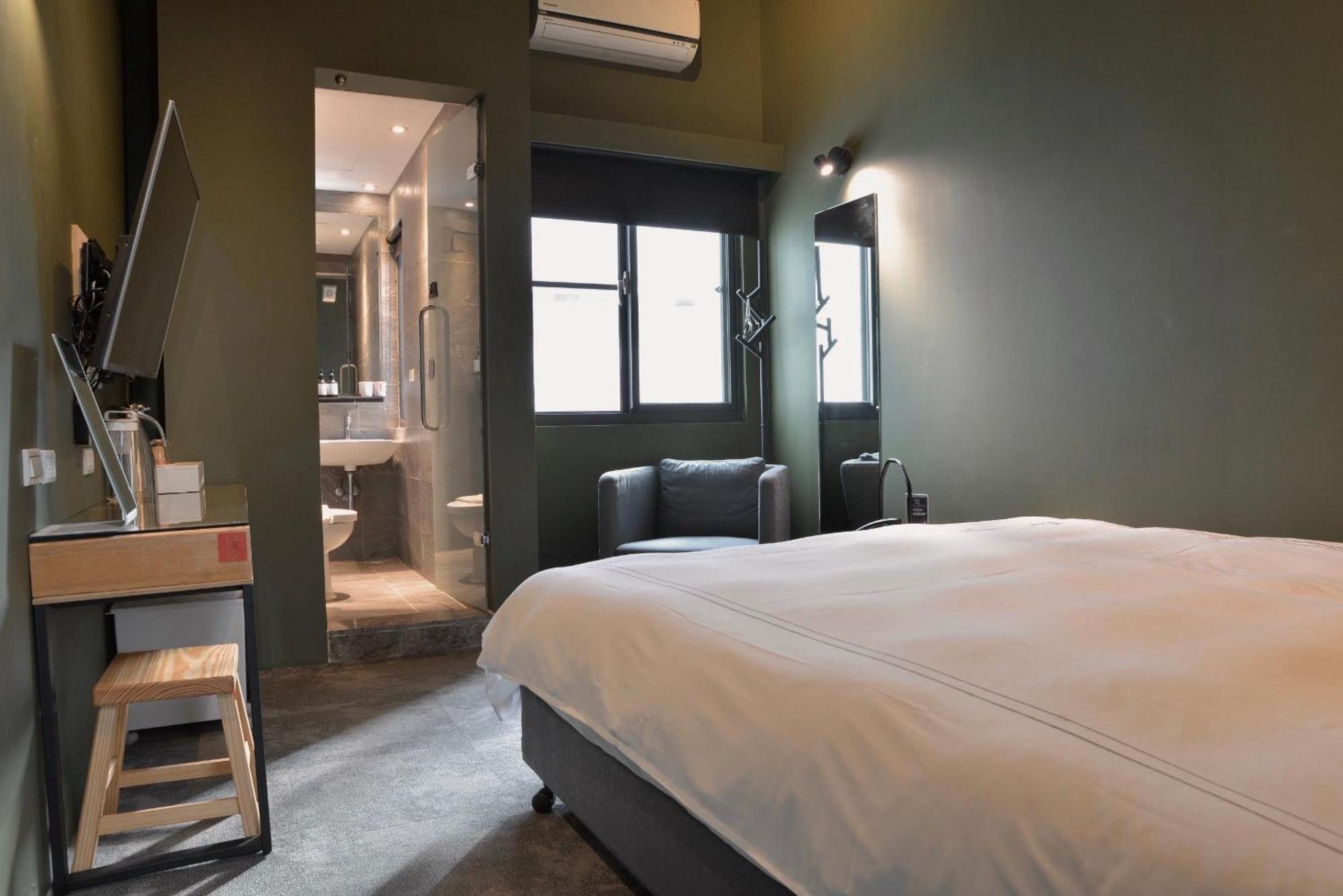 Si Hotel Тайджун Екстериор снимка